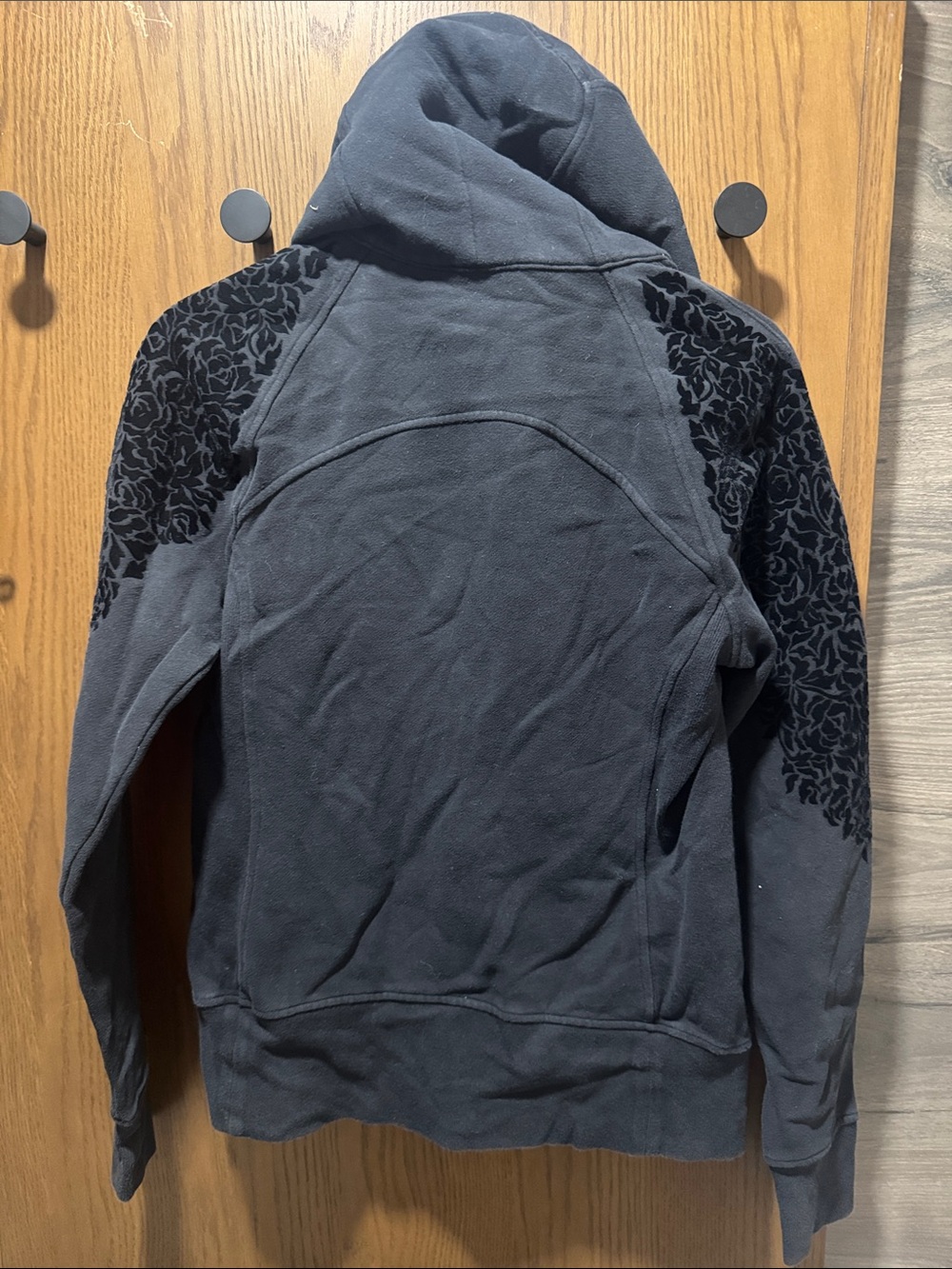 Lululemon Black Zip-Up Hoodie with Patterned Shoulders - Picture 2 of 3